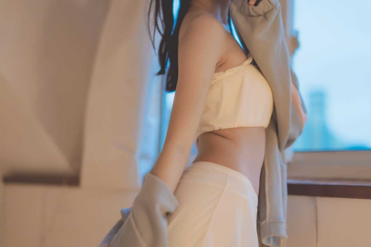 甜甜的出现一下