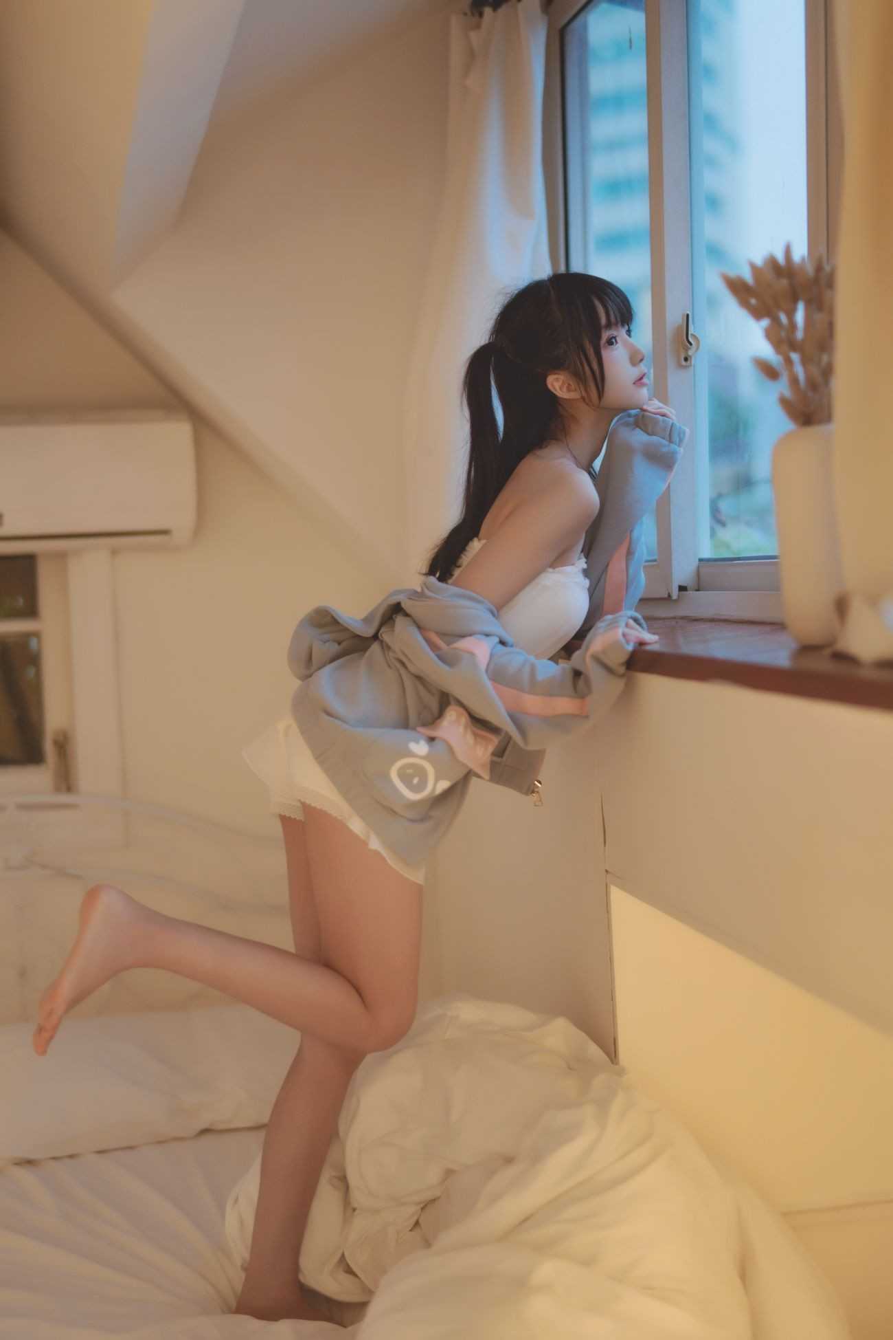 甜甜的出现一下