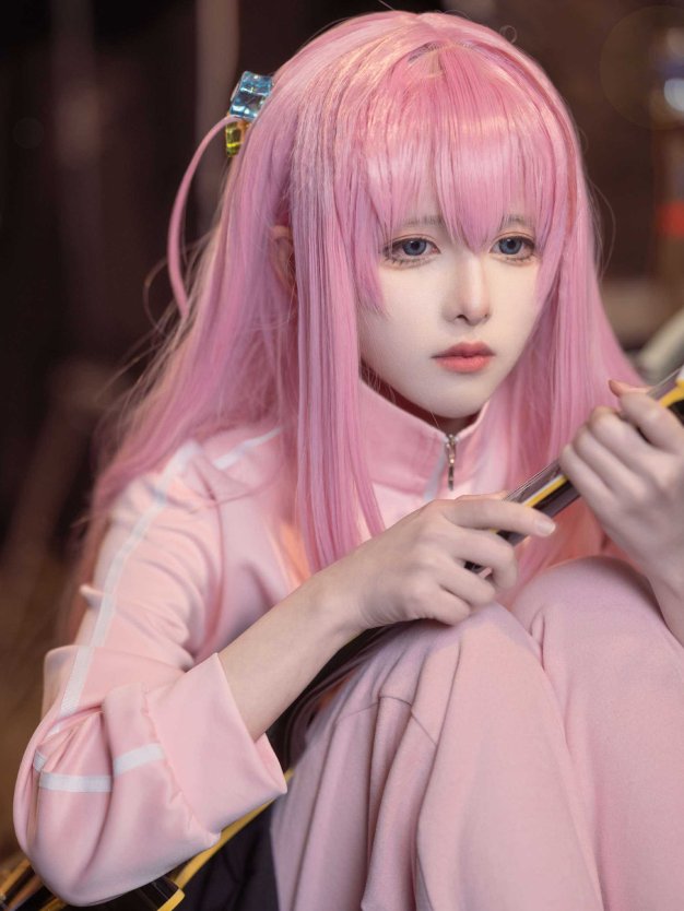 孤独摇滚 乐团相册里的波奇酱